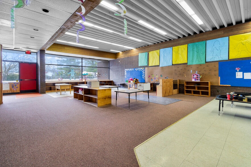 More Photos Of 1315 S Sherman Dr, Indianapolis Health Club For Sale