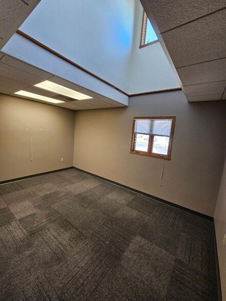 More Photos Of 4501 Washington Ave, Racine Office For Lease