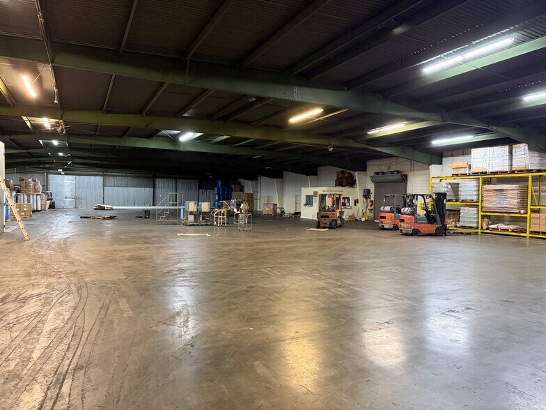 More Photos Of 636 S Turnbull Canyon Rd, City of Industry Manufacturing For Lease