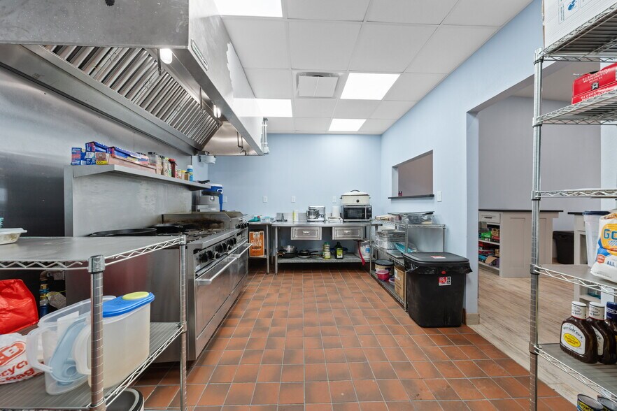 More Photos Of 4159 Highway 6, Clifton Showroom For Sale