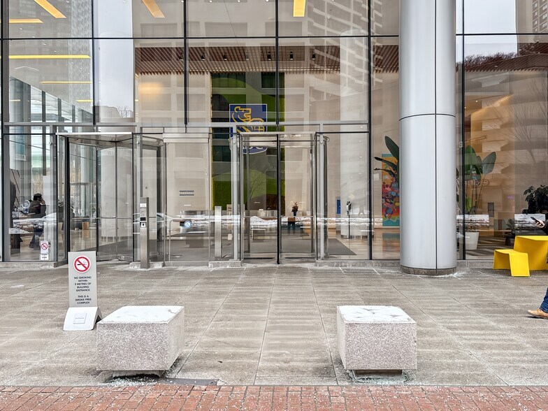 More Photos Of 88 Queens Quay W, Toronto Coworking Space