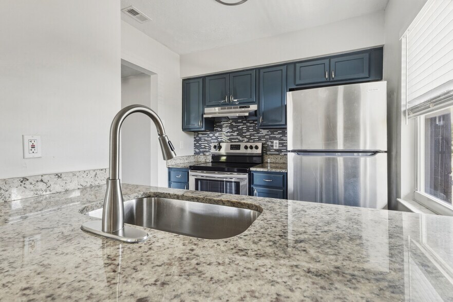More Photos Of 8412-8420 N Lois Ave, Tampa Apartments For Sale