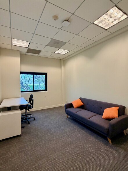 More Photos Of 10549-10555 Jefferson Blvd, Culver City Unknown For Lease