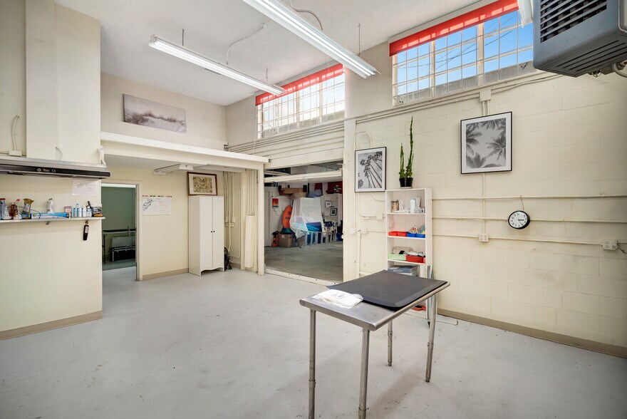 More Photos Of 11915 Inglewood Ave, Hawthorne Medical For Sale