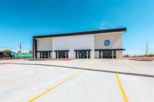 More Photos Of 102 Floral Blvd, Laredo General Retail For Lease