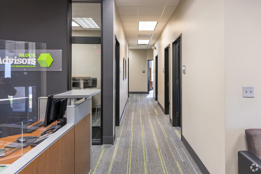 More Photos Of 347 Midway Blvd, Elyria Office For Lease