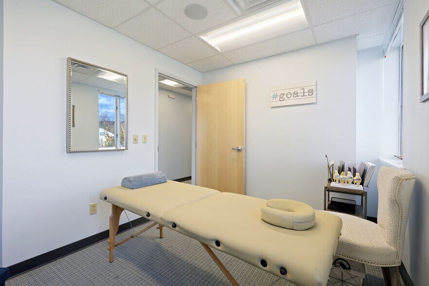 More Photos Of 794-799 Franklin Ave, Franklin Lakes General Retail For Sale