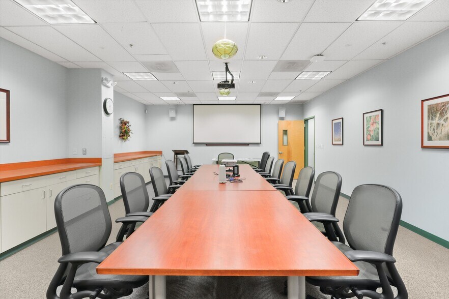 More Photos Of 339 Buschs Frontage Rd, Annapolis Medical For Sale