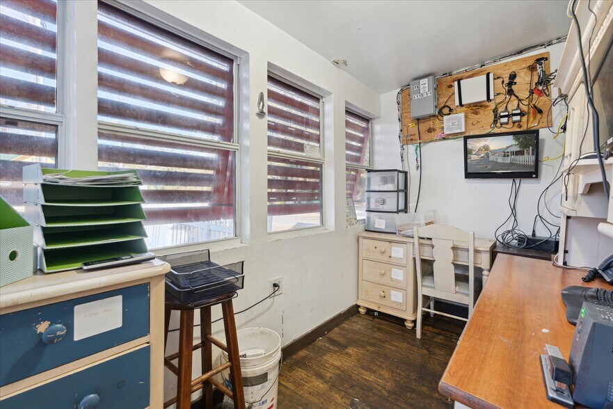 More Photos Of 115 NW 1st St, Trenton Restaurant For Sale