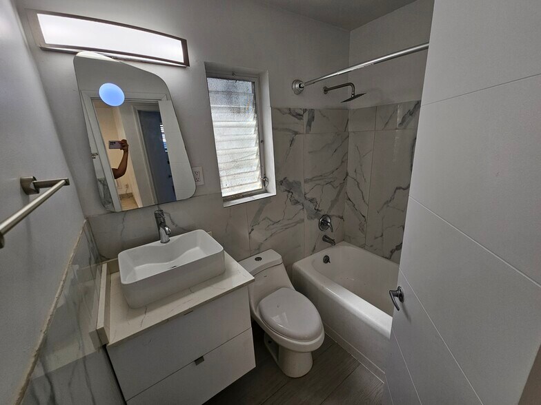 More Photos Of 1723 Liberty St, Hollywood Apartments For Sale