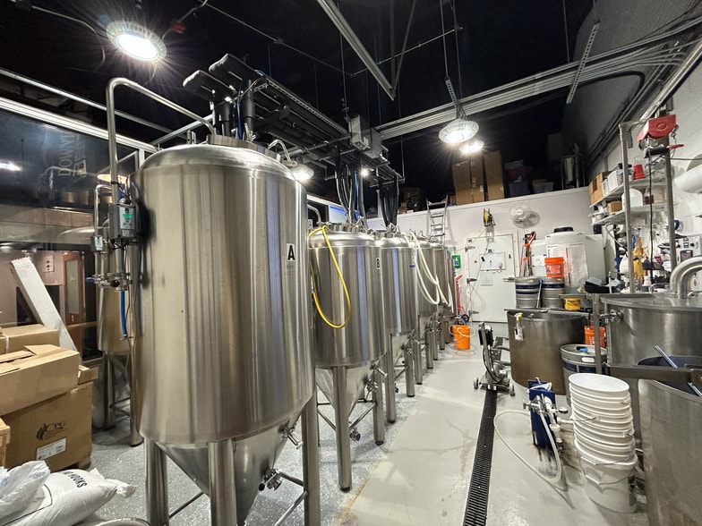 More Photos Of 309 N Main St, Auburn General Retail For Sale