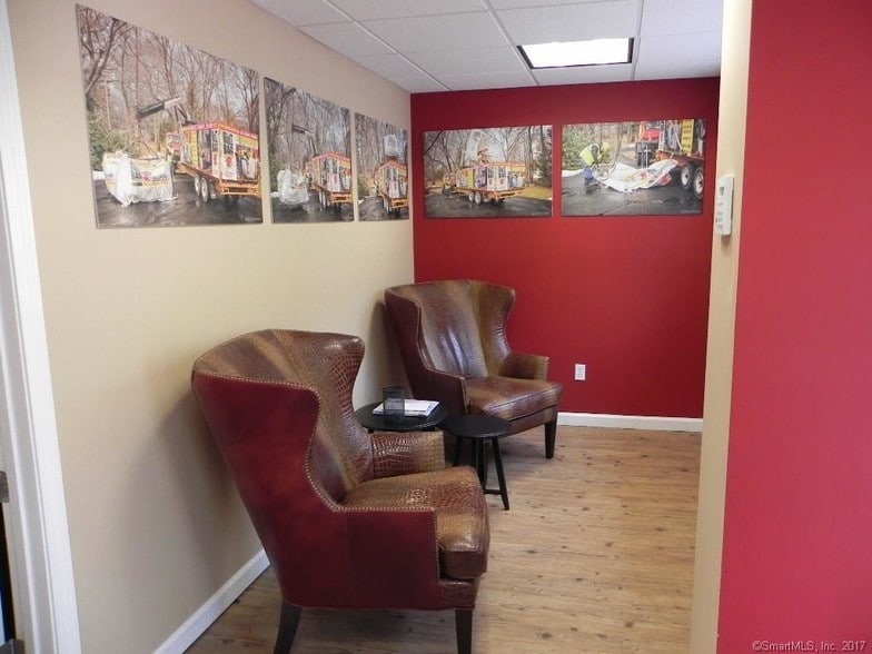 More Photos Of 8 Route 80, Killingworth Warehouse For Lease