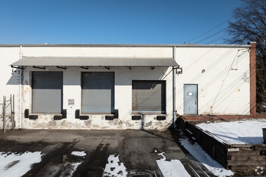 Primary Photo Of 701 E Linden Ave, Linden Warehouse For Lease