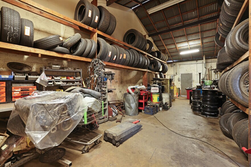 More Photos Of 210 S Center St, Turlock Auto Repair For Sale