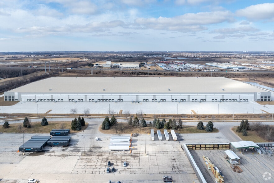 More Photos Of 21500 Gateway Dr, Matteson Manufacturing For Lease