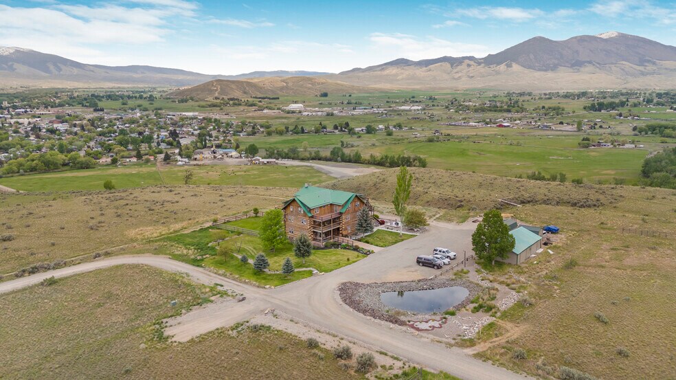 More Photos Of 13 Gott Ln, Salmon Hospitality For Sale