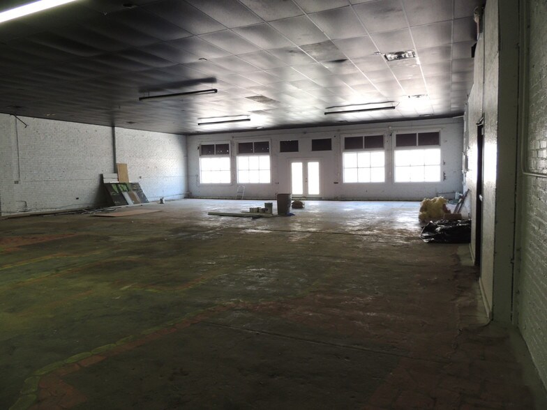 More Photos Of 111 S Main St, Sapulpa Storefront For Sale