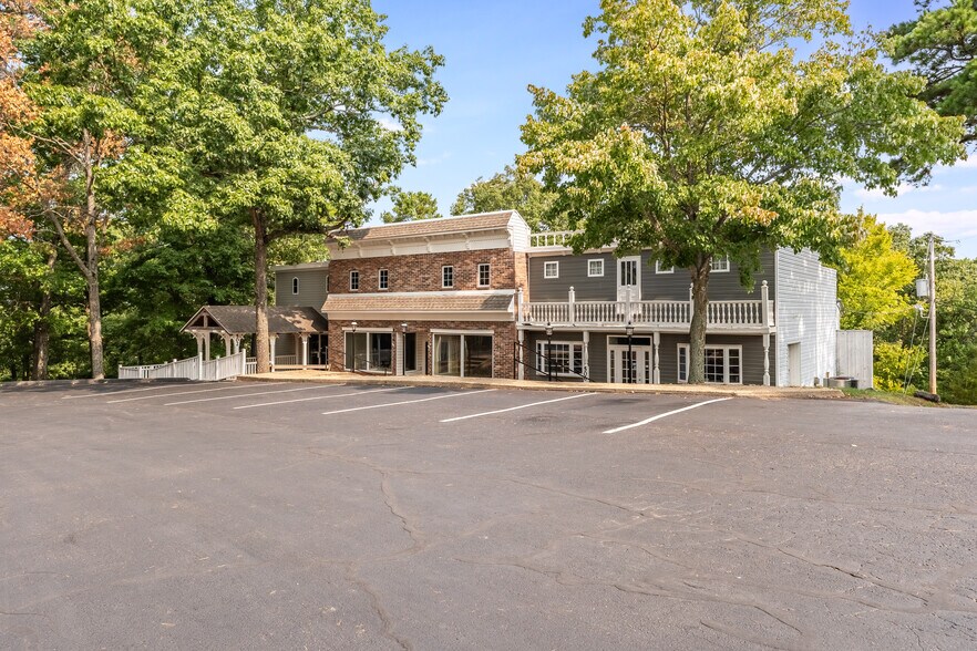 More Photos Of 508-516 Village Cir, Eureka Springs General Retail For Lease