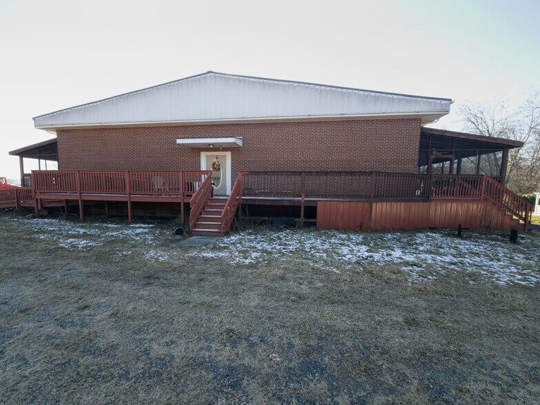 More Photos Of 15 Berkley Rd, Barnesville Restaurant For Sale