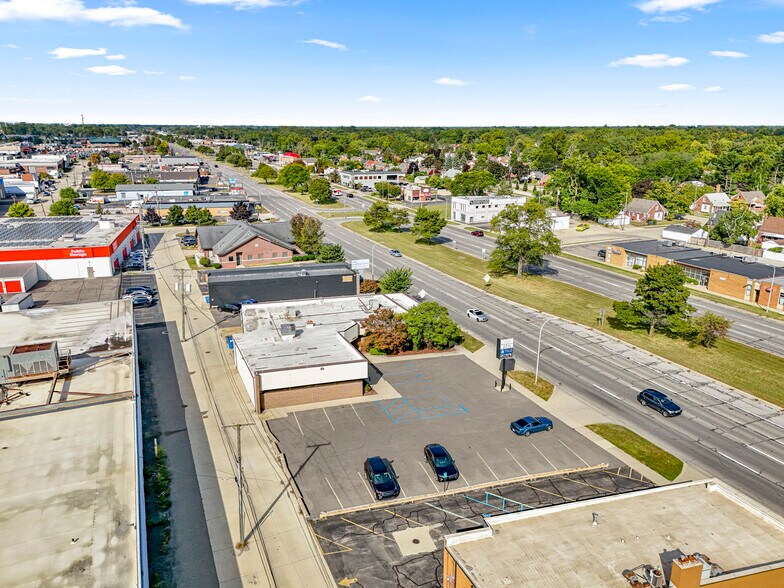 More Photos Of 24825 Michigan Ave, Dearborn Office For Lease