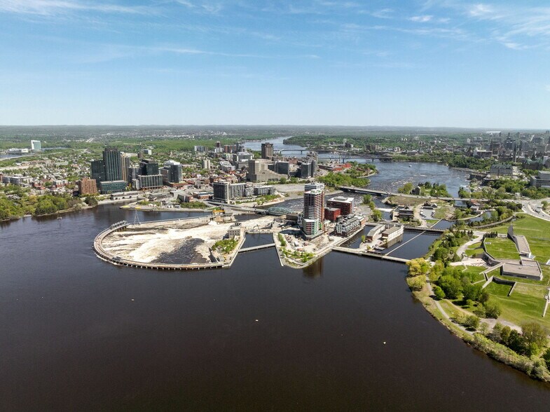 More Photos Of 15 Rue Jos-Montferrand, Gatineau Office For Lease