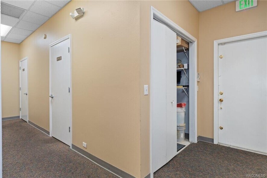 More Photos Of 102 E Highland Blvd, Inverness Drugstore For Sale