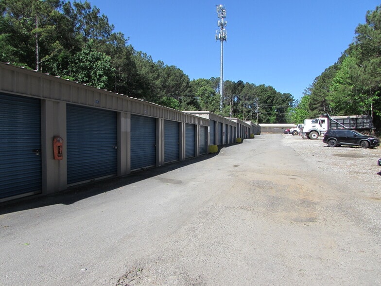 More Photos Of 127 Commerce St, Fayetteville Self Storage For Sale