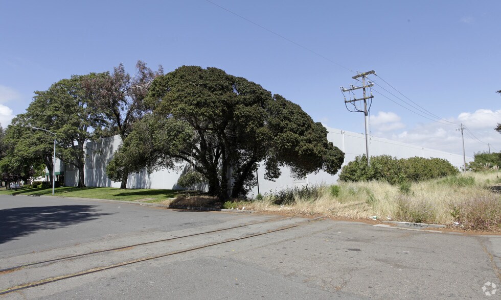 More Photos Of 21040-21056 Forbes Ave, Hayward Distribution For Lease