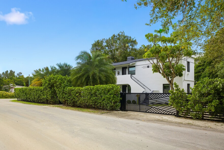 More Photos Of 8270-8280 NE 1st Pl, Miami Apartments For Sale