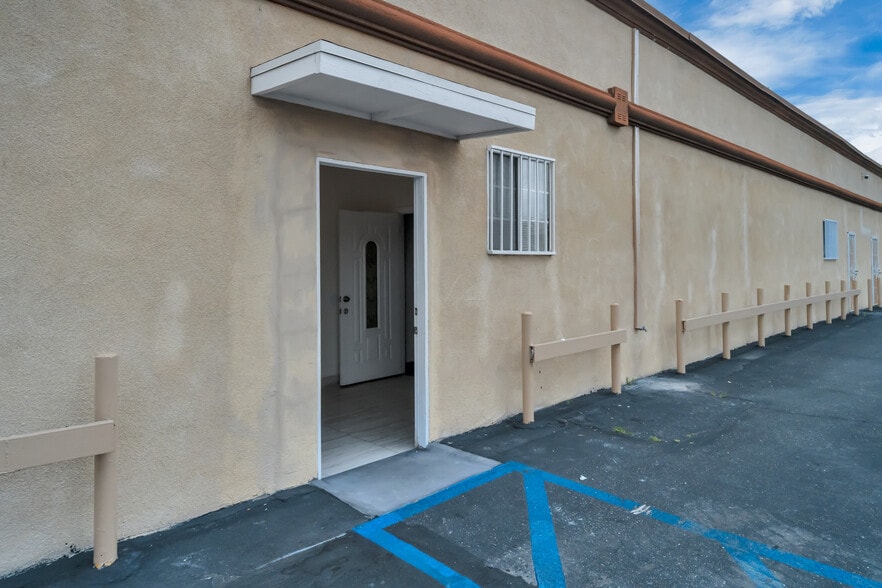More Photos Of 1830 Rosecrans ave, Gardena Flex For Lease
