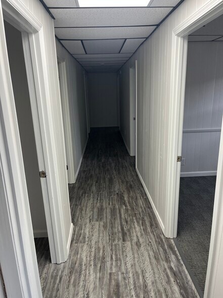 More Photos Of 1112 Ulrich Ave, Louisville Office For Lease