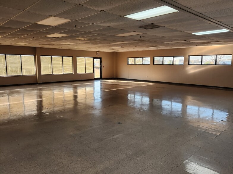 More Photos Of 5557 Nashville Rd, Bowling Green Manufacturing For Lease