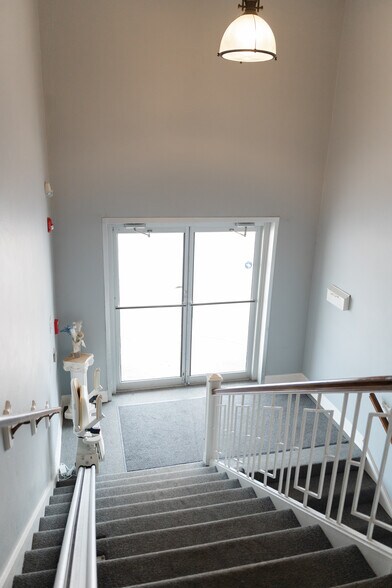 More Photos Of 121 Jefferson Ave, Moundsville Showroom For Lease