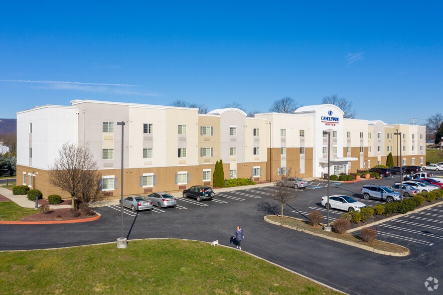 Primary Photo Of 504 N Mountain Rd, Harrisburg Hotel For Sale