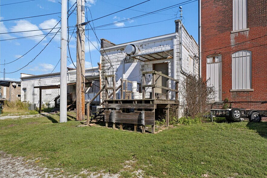 More Photos Of 105 McCreary St, Fort Branch Storefront Retail Office For Sale