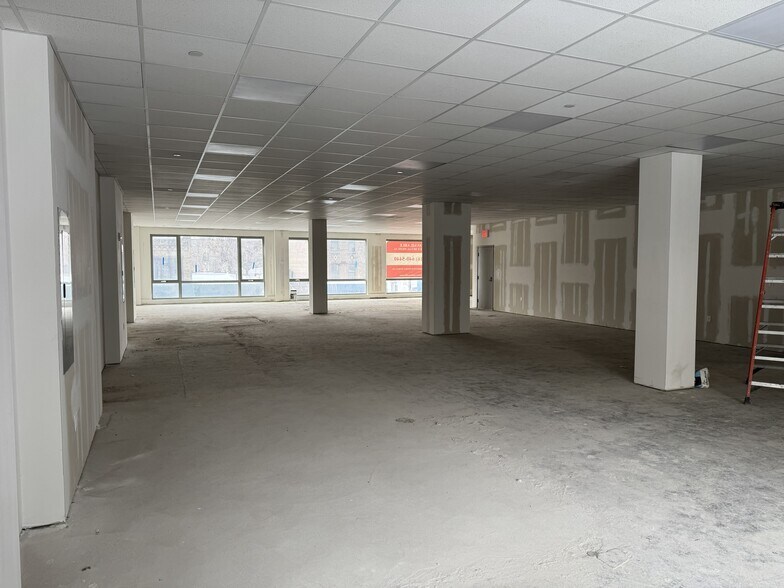 More Photos Of 9073 Sutphin Blvd, Jamaica Medical For Lease