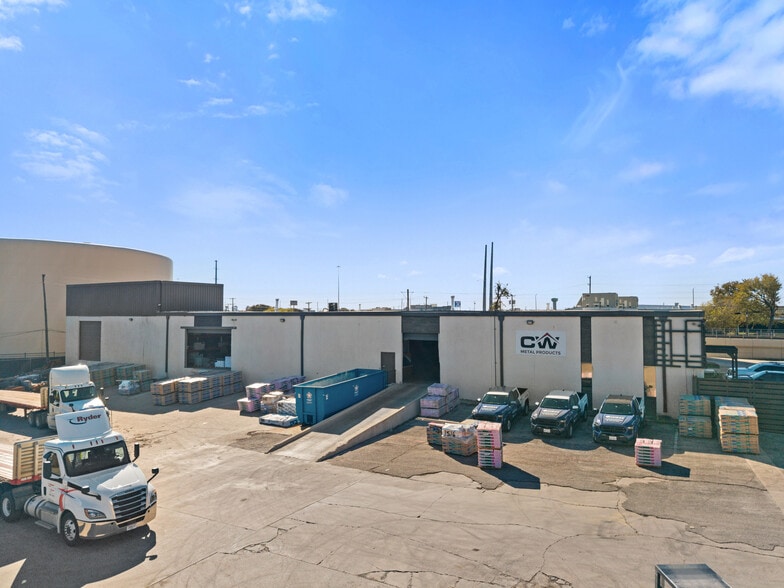 More Photos Of 13840 Denton Dr, Farmers Branch Warehouse For Sale
