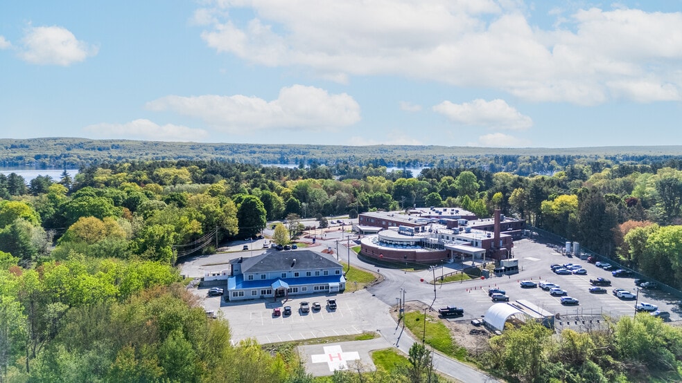 Primary Photo Of 336 Thompson Rd, Webster Medical For Sale