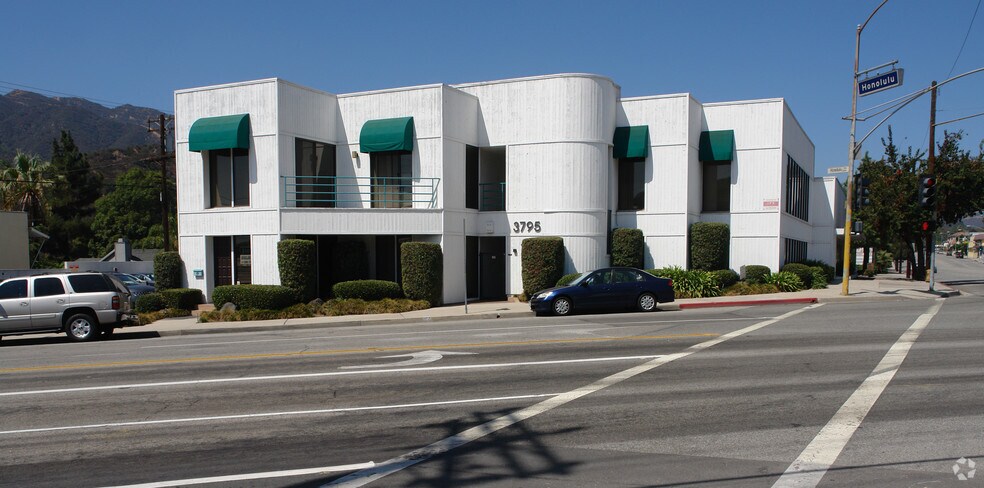 More Photos Of 3795 La Crescenta Ave, Glendale Office For Lease