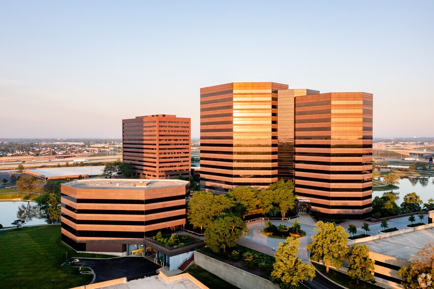 More Photos Of 1 Pierce Pl, Itasca Office For Lease