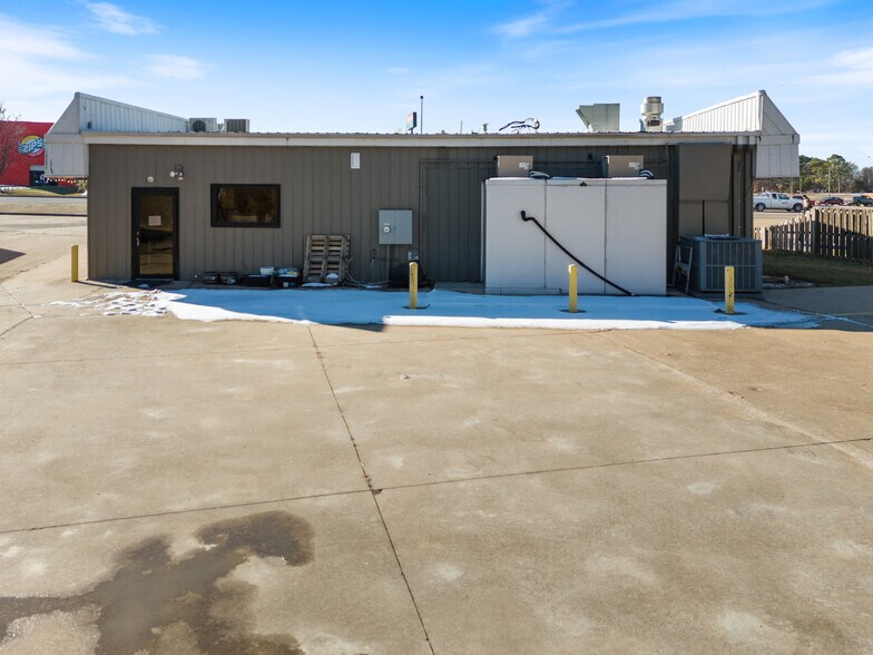 More Photos Of 403 Highway 412 W, Siloam Springs Restaurant For Sale