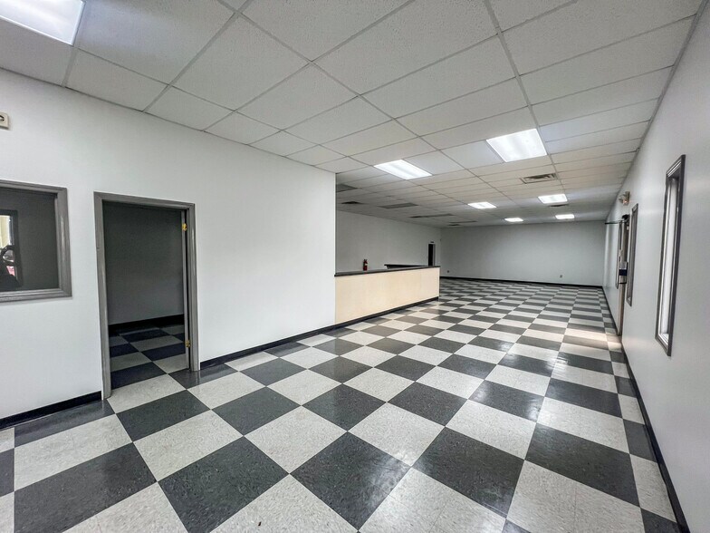 More Photos Of 4701 Commercial Dr NW, Huntsville Warehouse For Lease