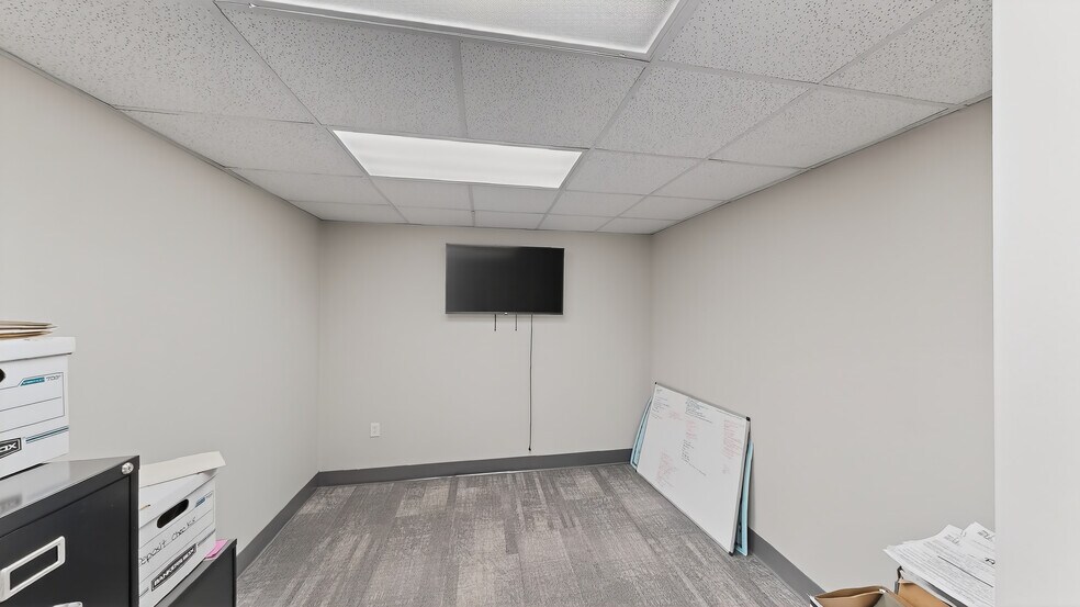 More Photos Of 515-519 18th St, Orlando Warehouse For Lease