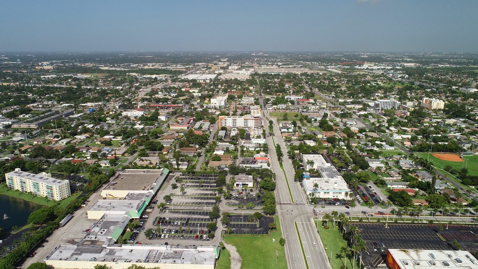 More Photos Of 300 E Dania Beach Blvd, Dania Bank For Lease