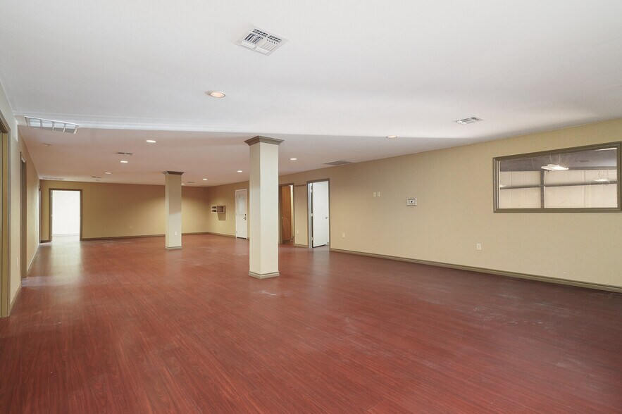 More Photos Of 2 Hill View Ln, Boerne Warehouse For Lease