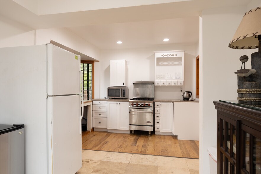 More Photos Of 1016 W Big Bear Blvd, Big Bear City Office Residential For Sale