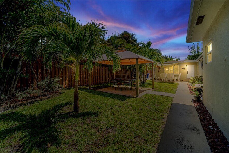 More Photos Of 216 NE 18th Ave, Pompano Beach Apartments For Sale