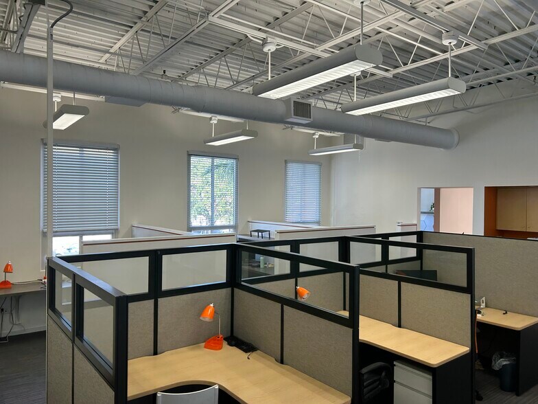 More Photos Of 1860 N Avenida Republica De Cuba, Tampa Office For Sale