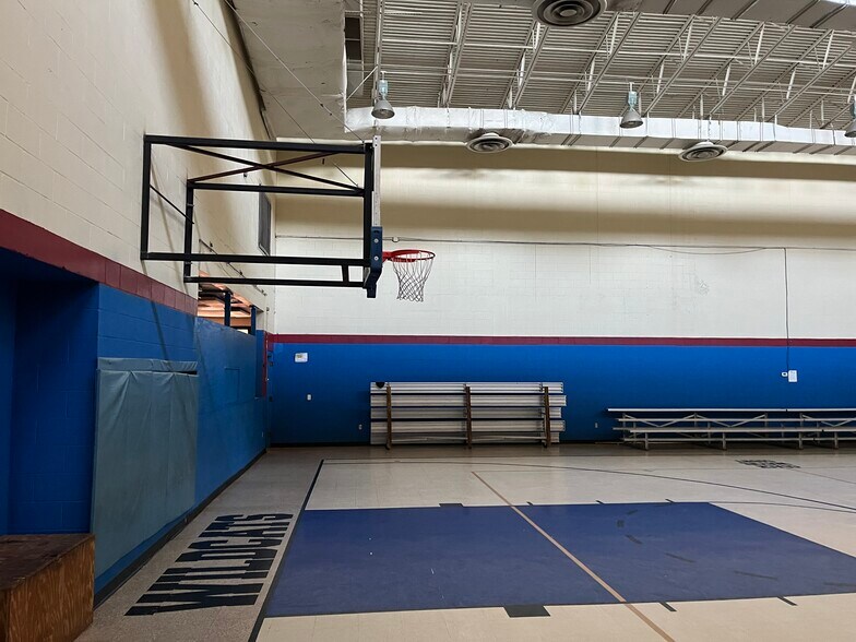 More Photos Of 6612 Arlington Expy, Jacksonville Schools For Lease