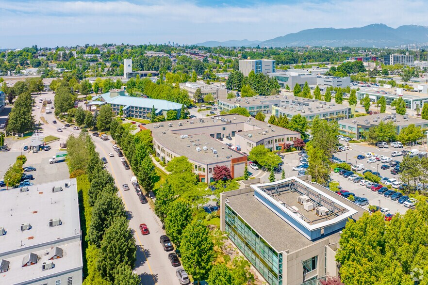 More Photos Of 3855 Henning Dr, Burnaby Flex For Lease